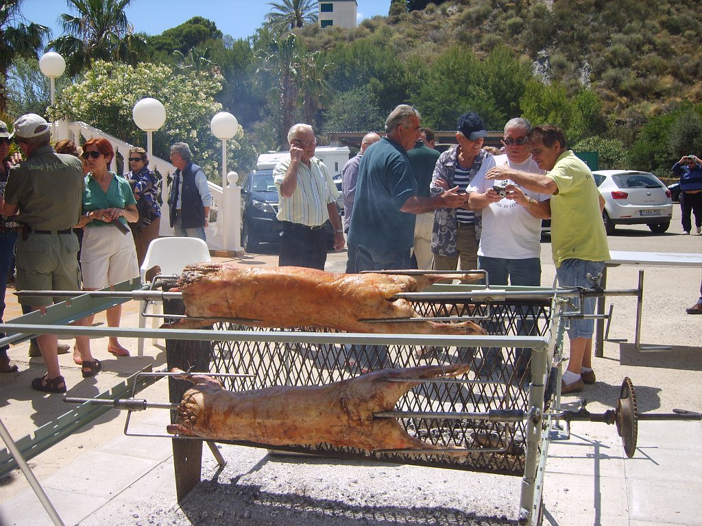 UN MECHOUI AVEC LES AMIS PN D ANDALOUSIE 9 05 2013 A MOJACA (25).JPG -  